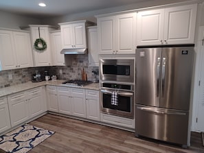 Unclassified image, 5 of 12, button - 2 Bedroom Newnan Guest House built in 2022 with full kitchen and laundry room! (Newnan)