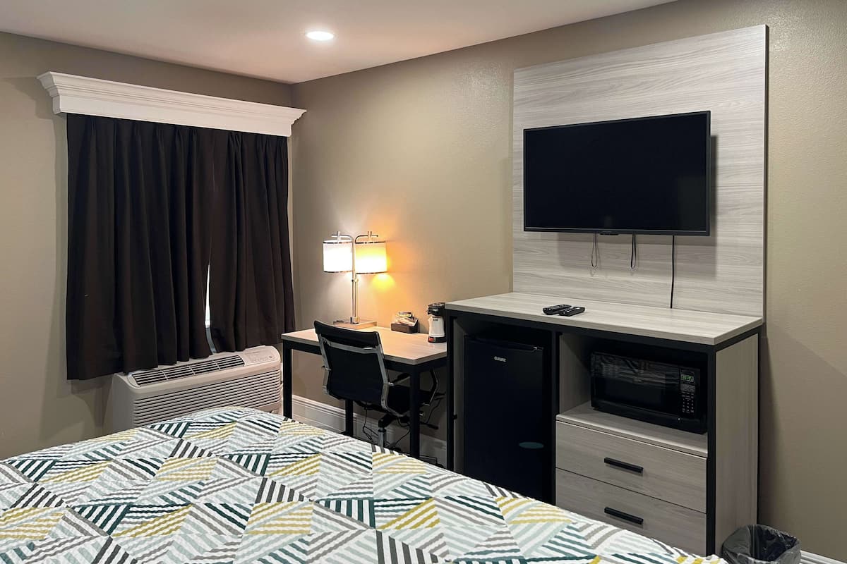 Desk, free WiFi, bed sheets