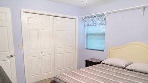 1 bedroom, bed sheets