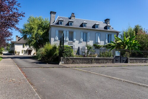 Gîte in Historic Home "Etape En Barétous" with Private Terrace, Garden, and Wi-Fi