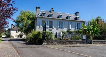 Gîte in Historic Home "Etape En Barétous" with Private Terrace, Garden, and Wi-Fi