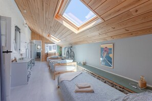 4 bedrooms, free WiFi, bed sheets