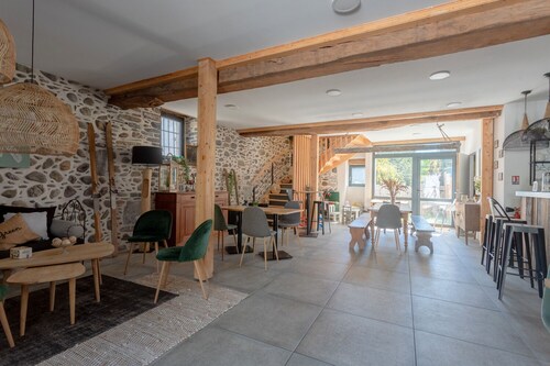 Country House "Etape En Barétous" with Private Terrace, Private Garden & Wi-Fi