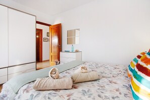 2 bedrooms, free WiFi, bed sheets - Vacation Villa 'Amistad' with Private Pool, Private Terrace and Wi-Fi (Corralejo)