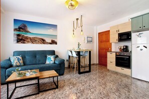 TV - Vacation Home 'Casa Vista Isla De Lobos' with Sea View, Shared Terrace and Wi-Fi (Corralejo)