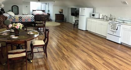 Loft in Historic Mims-Dreyfus House in Belhaven