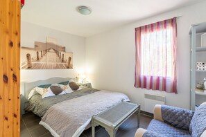 2 dormitorios, tabla de planchar con plancha, wifi gratis y ropa de cama