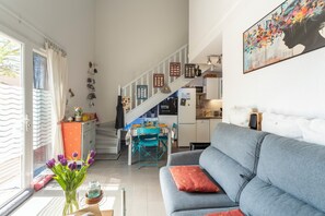 TV, ping pong - Bastidon at the foot of Ventoux with shared swimming pools and Wi-Fi (Aubignan)