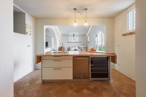 Kühlschrank, Ofen, Herdplatte, Geschirrspüler