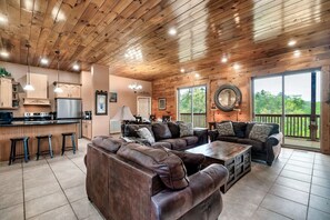 Televisión y chimenea 