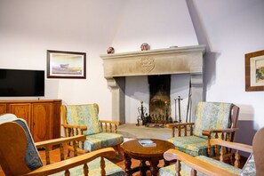 Interior - Villa Scerfia by MMega (Pergine Valdarno)