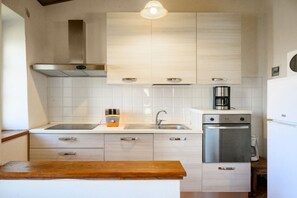 Geladeira, fogão, cooktop, lava-louças