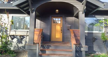 Luxurious newly remodeled historic home in Portlands Kenton neighborhood