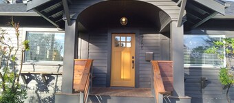 Luxurious newly remodeled historic home in Portlands Kenton neighborhood