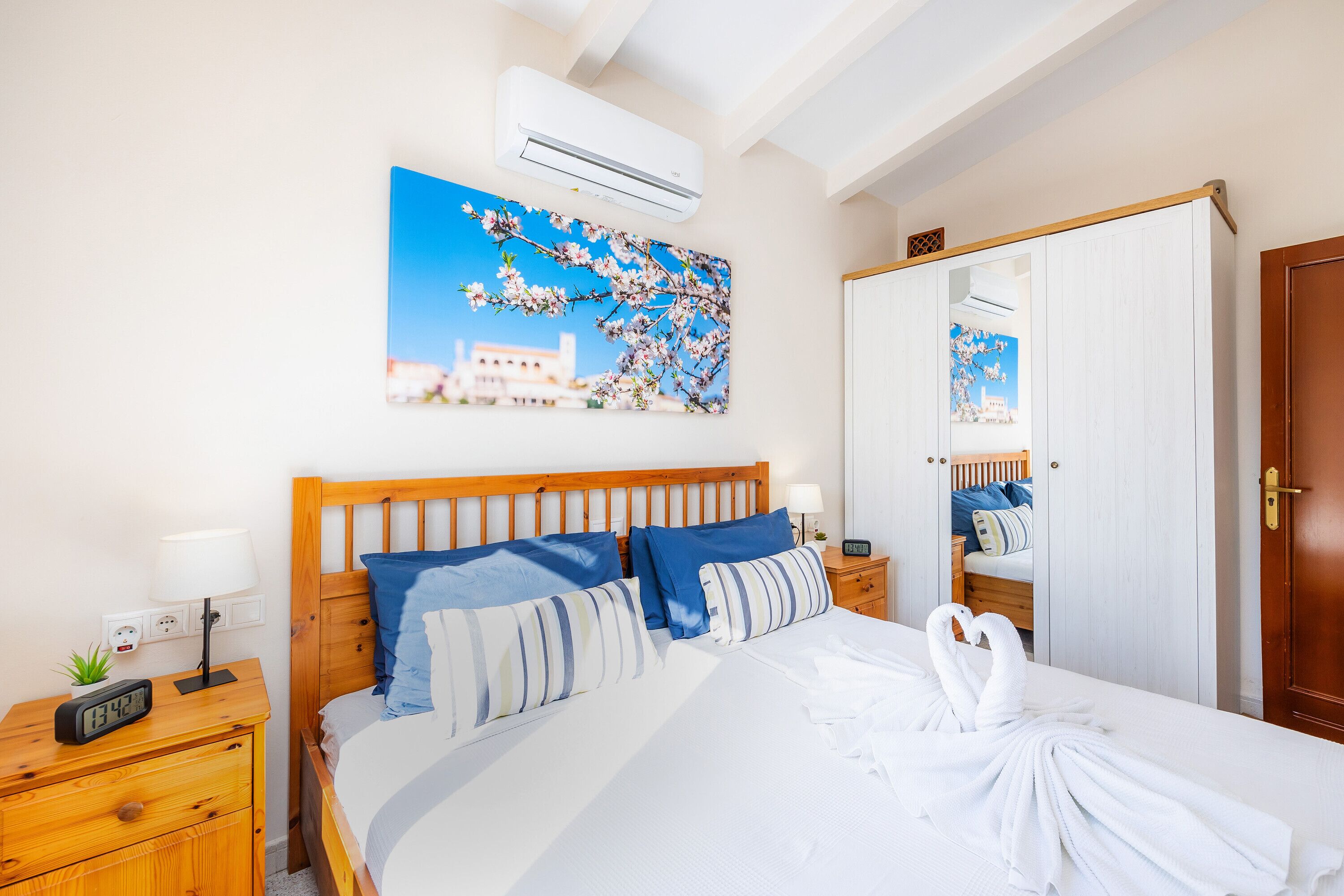 1 slaapkamer, een strijkplank/strijkijzer, gratis wifi, beddengoed