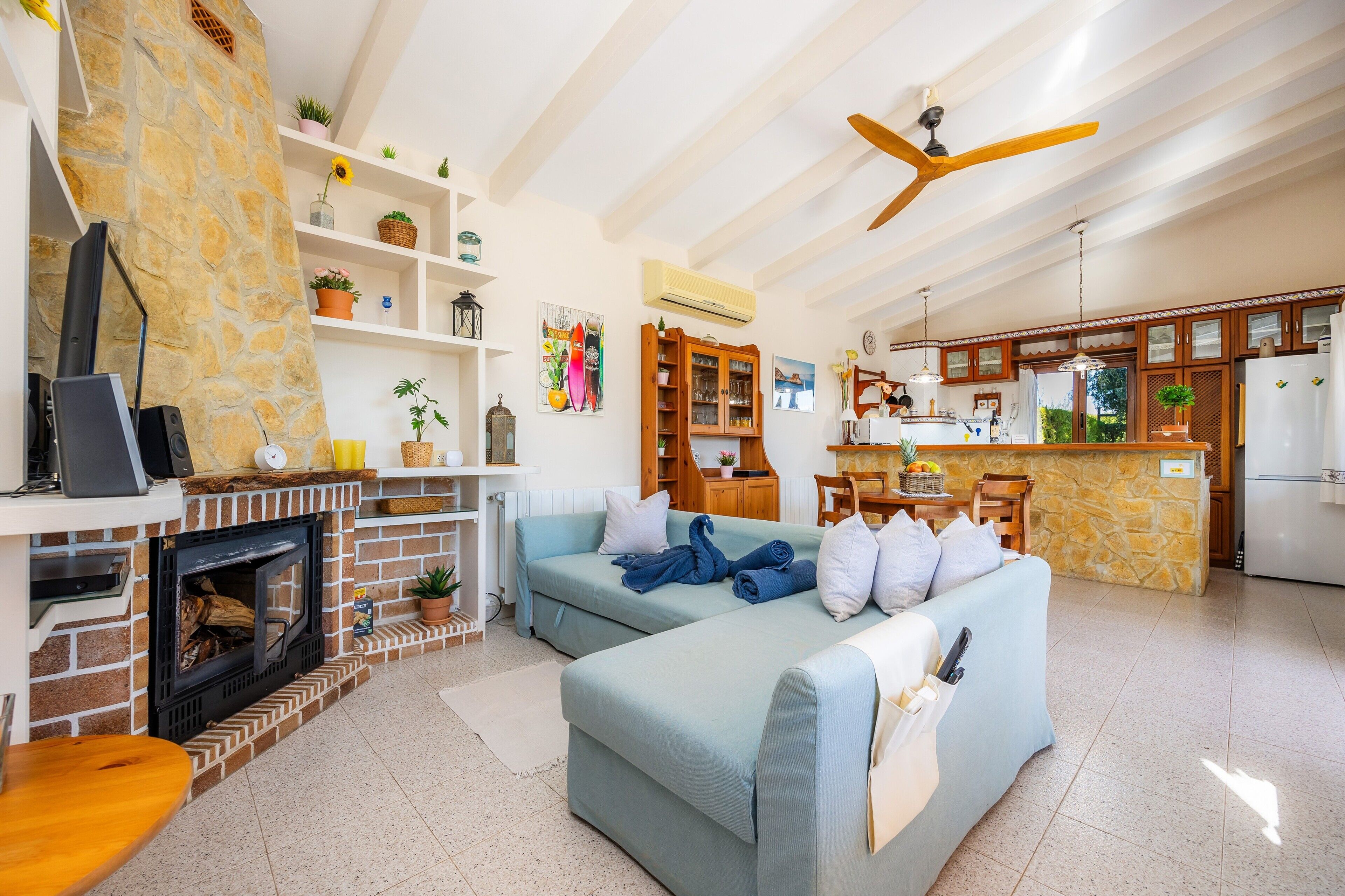 TV, fireplace, DVD player, stereo