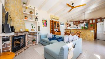 TV, fireplace, DVD player, stereo