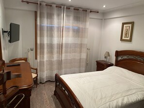 3 多间卧室、熨斗/熨衣板、床单