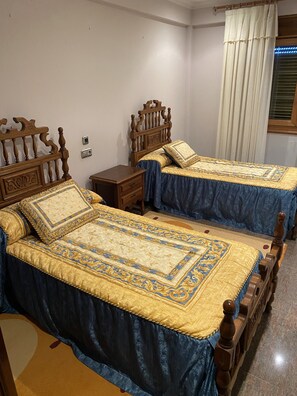 3 soveværelser, strygejern/strygebræt, sengetøj