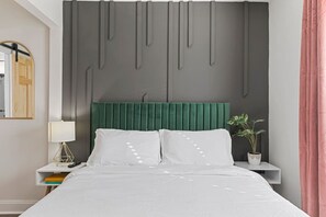 3 bedrooms, iron/ironing board, free WiFi - Westside Charm: Stylish 3BR Home (Atlanta)