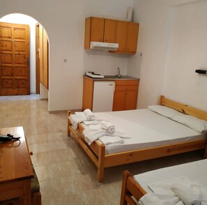 1 chambre, fer et planche à repasser, Wi-Fi, draps fournis