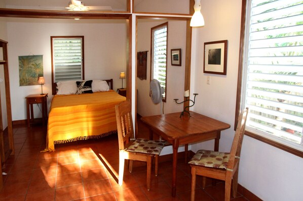 1 chambre, fer et planche Ă repasser, Wi-Fi, draps fournis