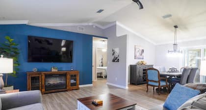 2 Miles from WEC with 2 Paddocks + King Bed!