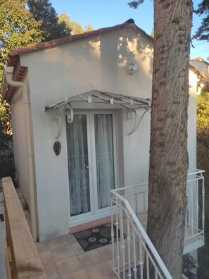 Exterior detail - Pavillon Indépendant Avec Entrée Indépendante (Ceyreste)