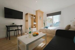 Strykjärn/strykbräda, wi-fi och sängkläder