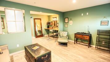 Superior Studio Suite | 2 bedrooms, laptop workspace, free WiFi