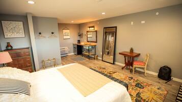 Phòng đơn Deluxe | 2 phòng ngủ, khu vực làm việc phù hợp cho laptop