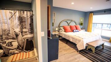 Phòng đơn Deluxe | 2 phòng ngủ, khu vực làm việc phù hợp cho laptop