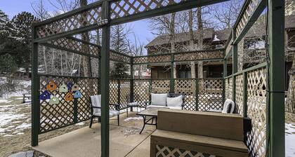 Bear Creek Six - Dog Friendly Condo in Estes Park! #6147