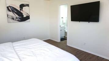2 bedrooms, iron/ironing board, travel cot, WiFi