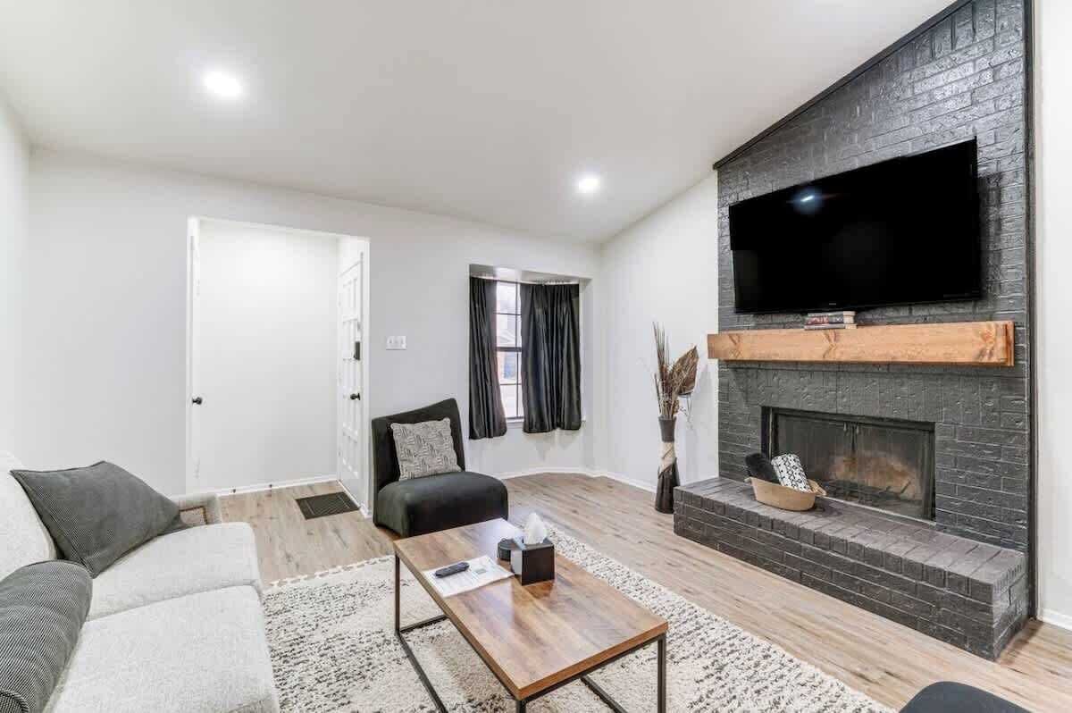 TV, fireplace, offices