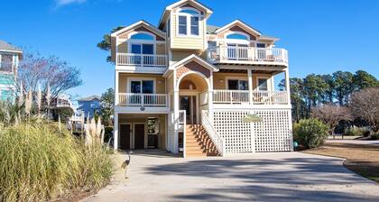 Soundside, Pool, Hot Tub! 524, How Sweet the Sound