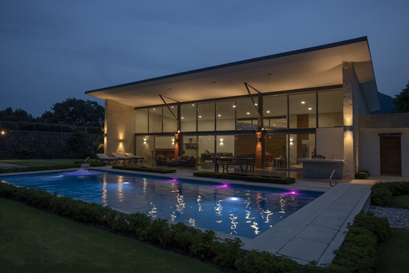 Outdoor pool - Casa del Valle, cozy and with a beautiful view. (Tepoztlán)