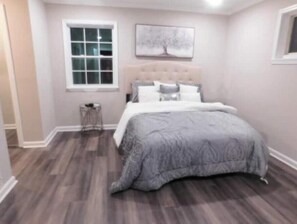 3 bedrooms, desk, free WiFi - 3 Bdrm Jewel: Luxury w/ own Pool (Stone Mountain)