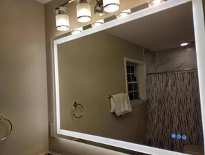 Towels - 3 Bdrm Jewel: Luxury w/ own Pool (Stone Mountain)