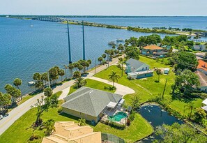 Exterior - Indian River: Tranquil Waterfront Retreat (Cocoa)