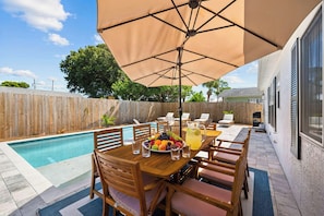 Outdoor dining