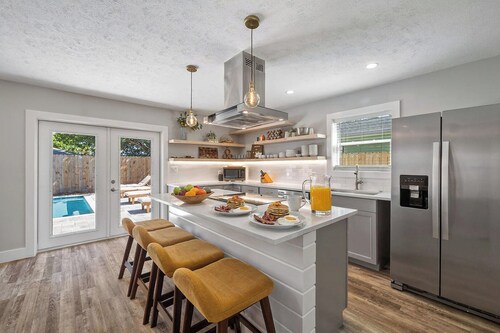 Bikes, Pool, Fire Pit, Bonfires • Near Pier Park & Beaches | G By The Sea