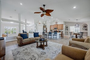 TV, stereo, offices - LAKEVIEW!, Heated Pool and Spa -Villa Lakeside Escape - Roelens Vacations (Cape Coral)