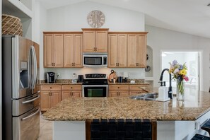 Fridge, microwave, oven, stovetop - LAKEVIEW!, Heated Pool and Spa -Villa Lakeside Escape - Roelens Vacations (Cape Coral)