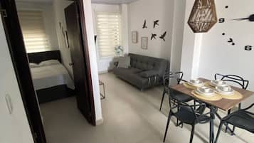 Télévision LED, console de jeux vidéo, Netflix, services de streaming