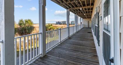 Amazing Oceanview condo! Elevator and pool accessible!