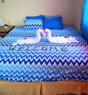 2 bedrooms, free WiFi, bed sheets - Cozy Tropical Vacation home 10 minutes away from beaches and attractions  (Soufriere)