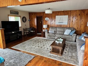 Televisión, reproductor de DVD y impresora 