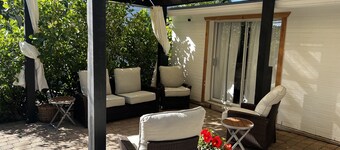 Stylish & comfortable, new Salt Water Hot Tub & 1 mile away from 5th Ave & Beach