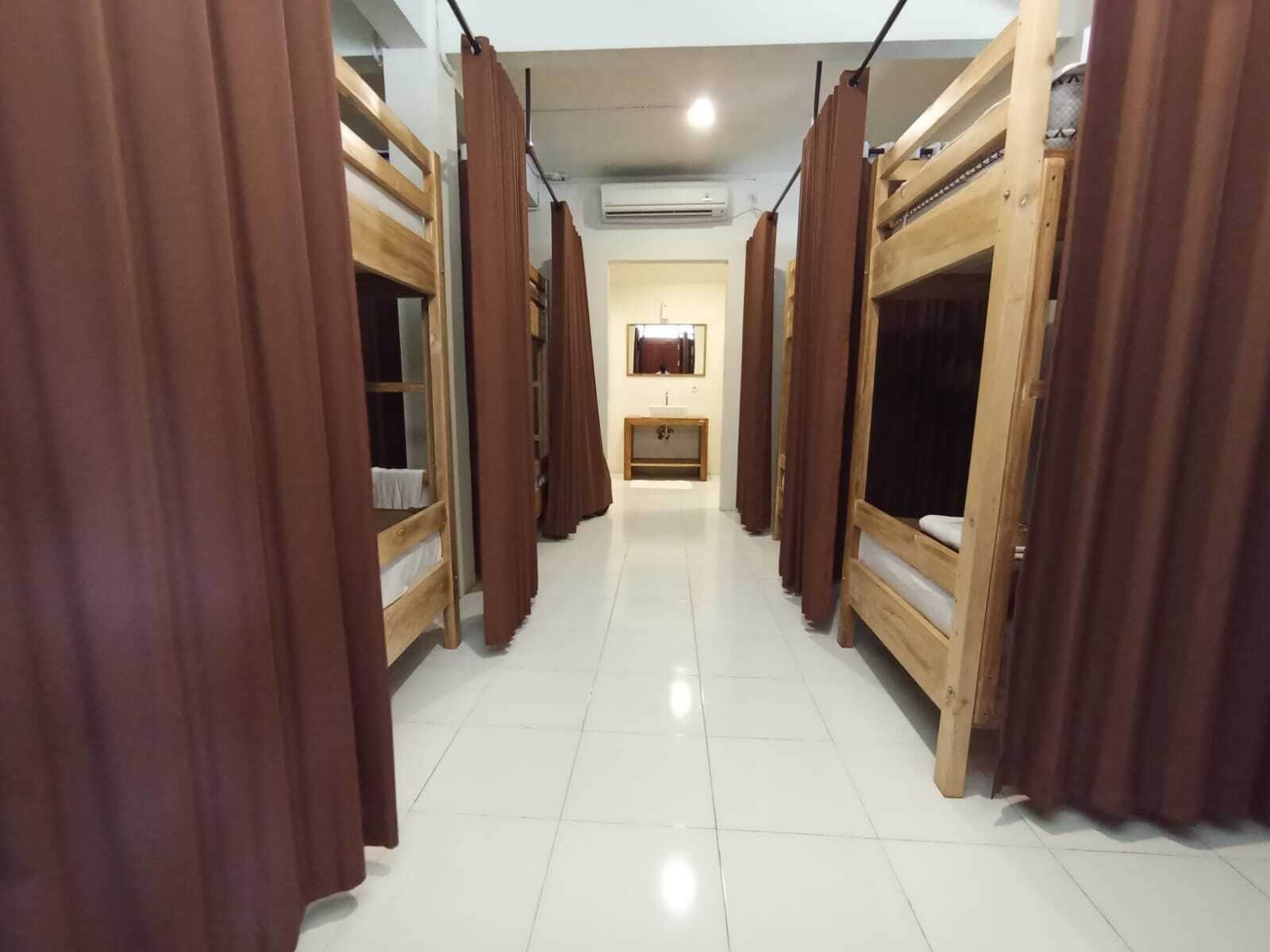 Cortinas blackout y sistema de insonorización 